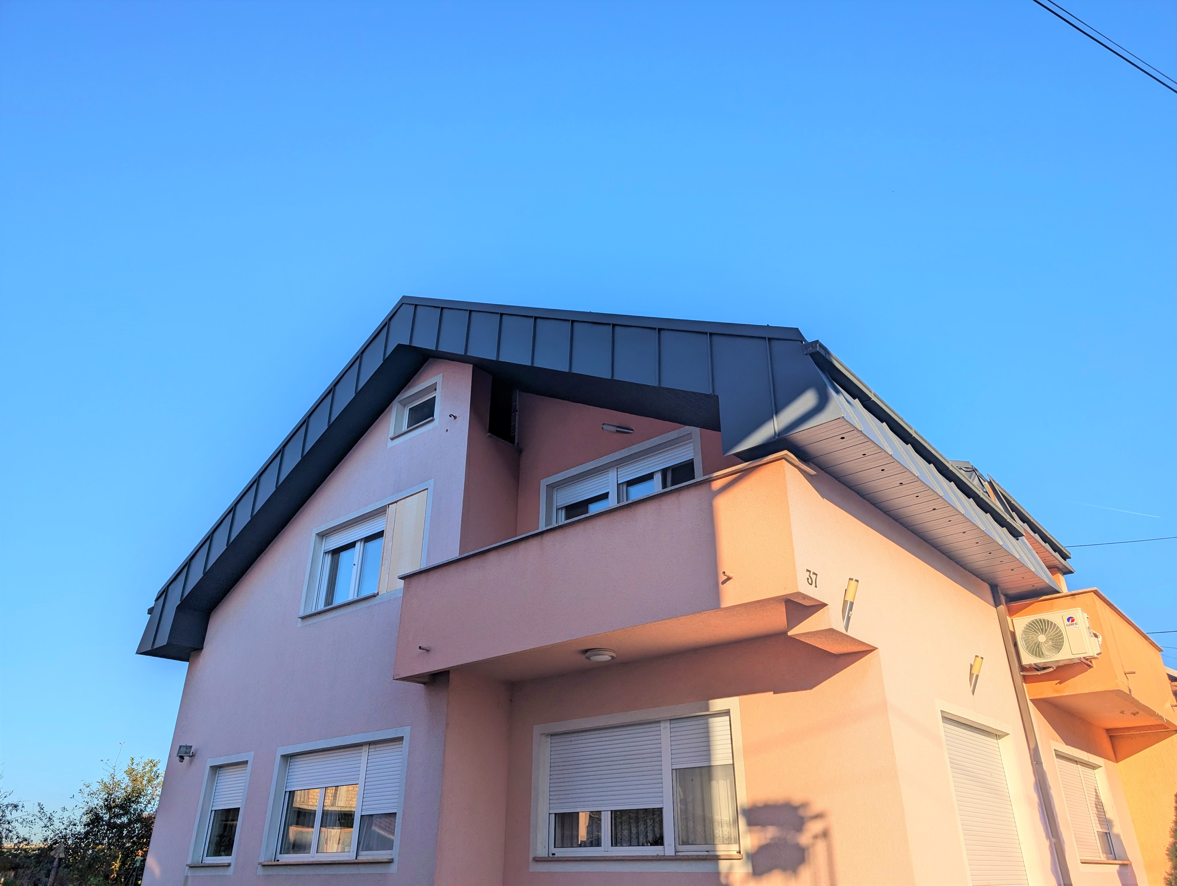 PXL 20241007 145746335.RAW 01.MP.COVER